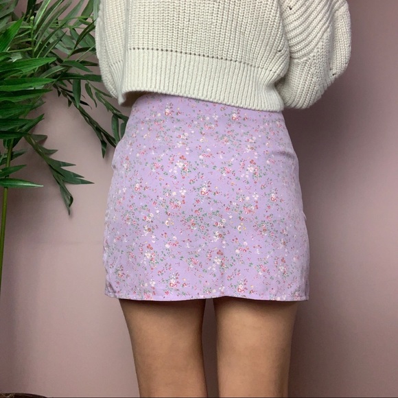 XS Floral Mini Skirt - Picture 2 of 7